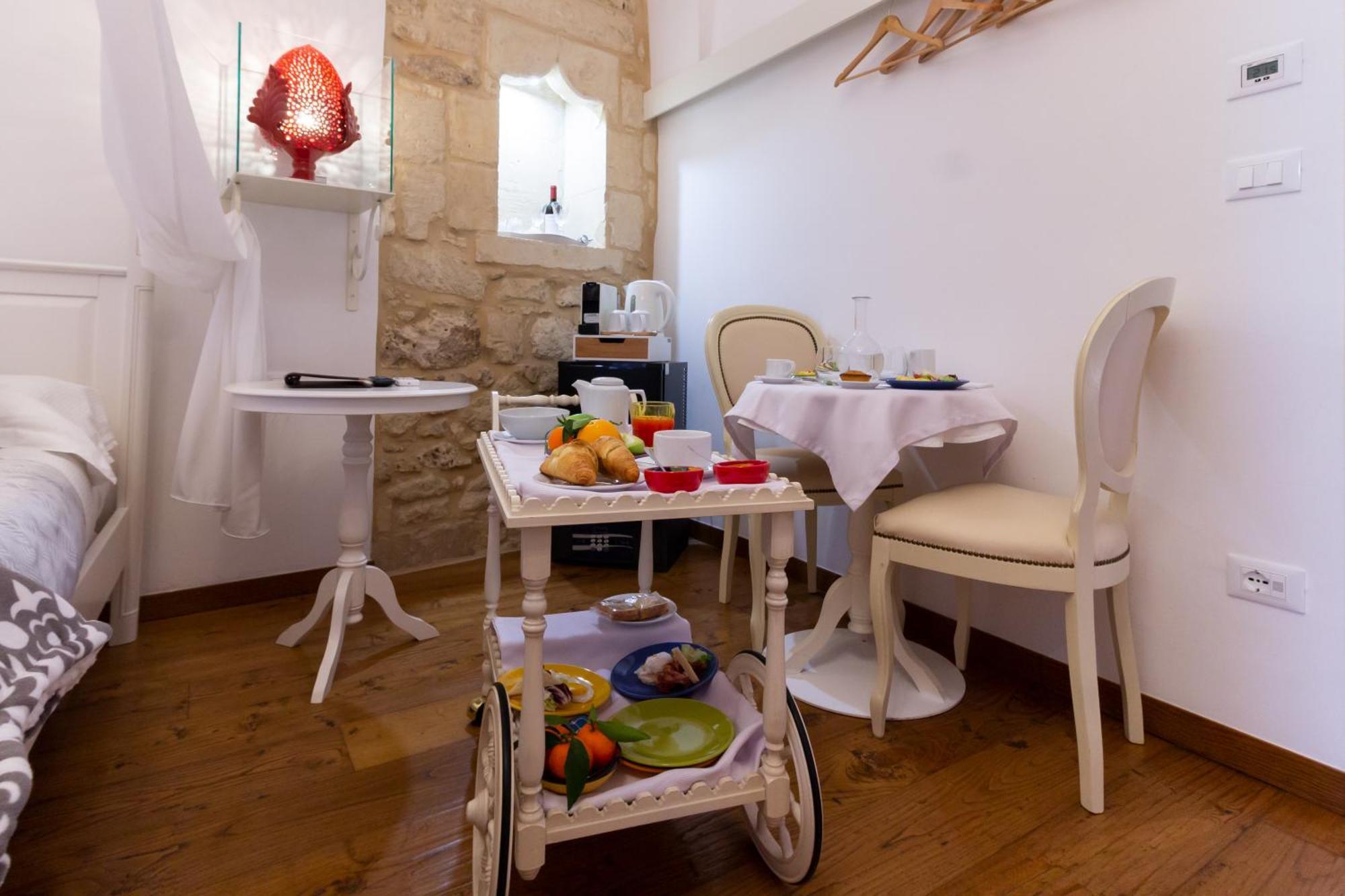 Le Nicchie Luxury Rooms Lecce Exteriör bild