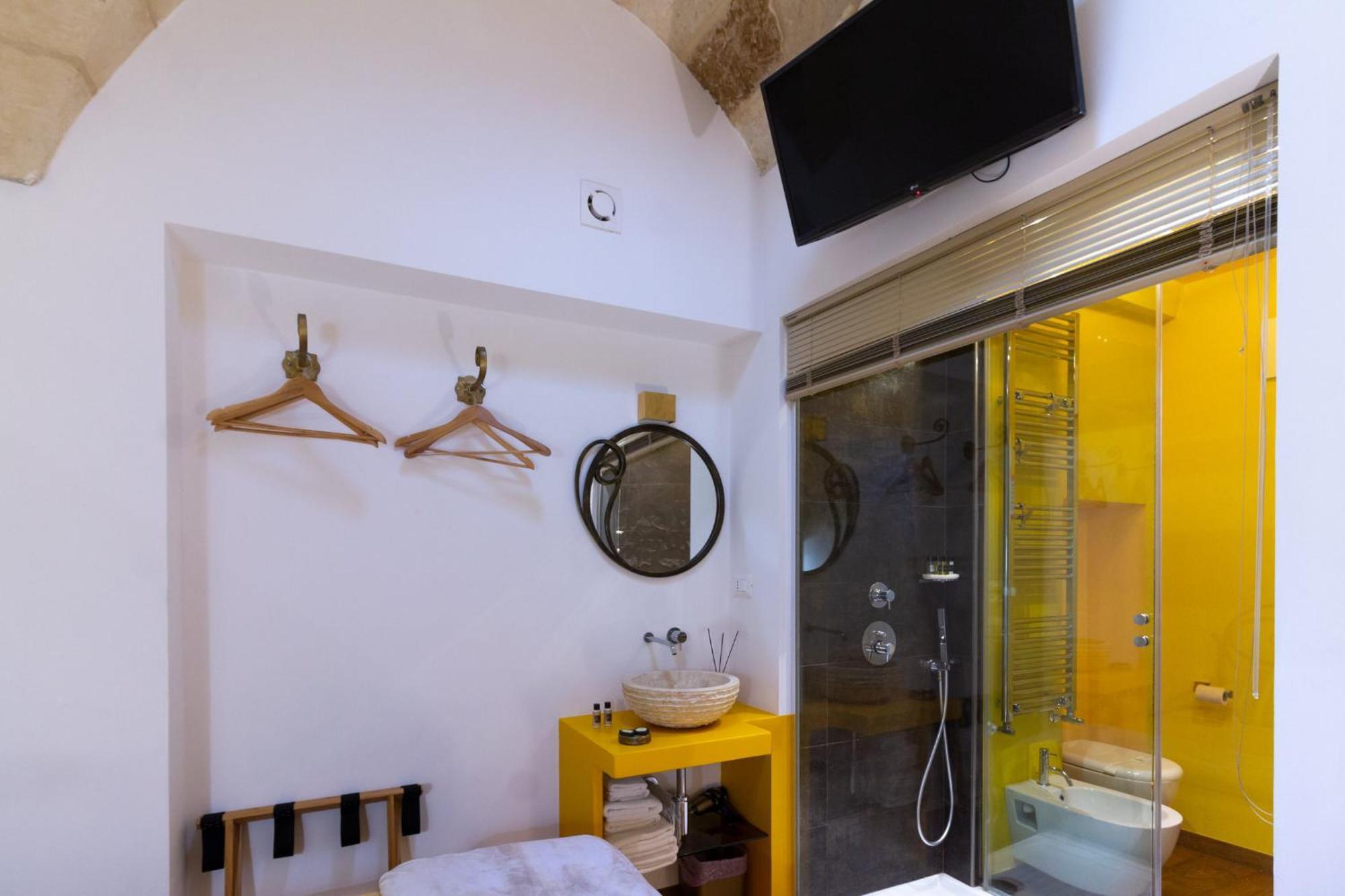 Le Nicchie Luxury Rooms Lecce Rum bild
