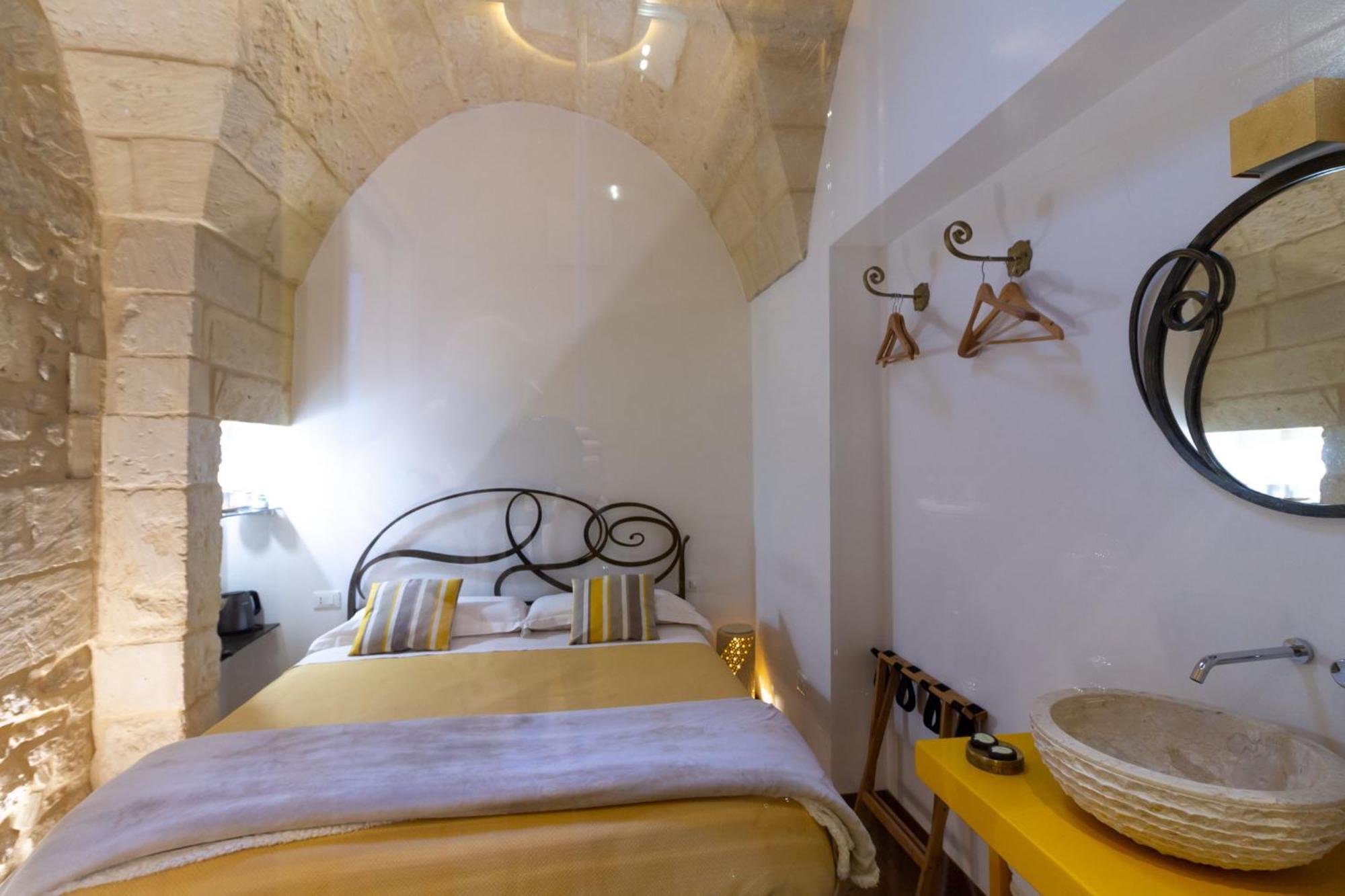 Le Nicchie Luxury Rooms Lecce Rum bild