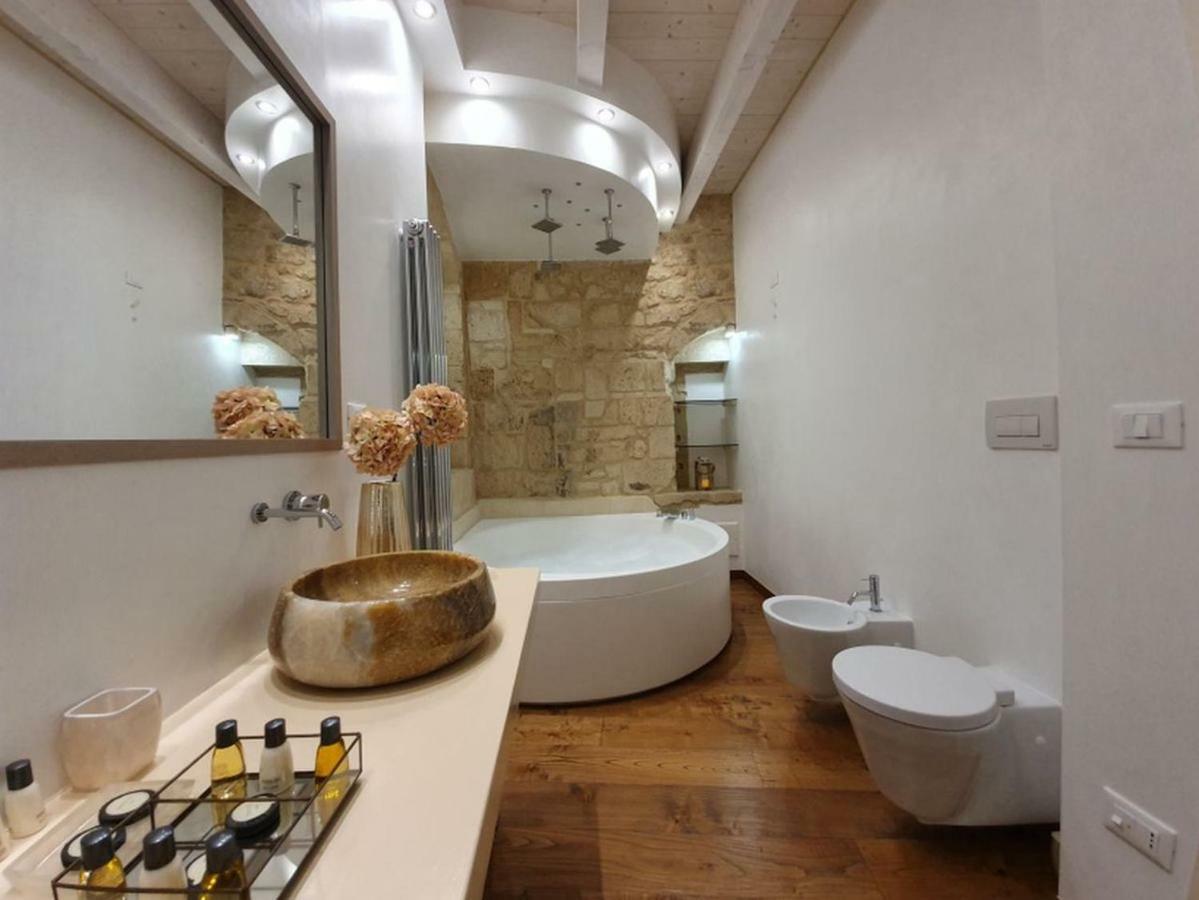 Le Nicchie Luxury Rooms Lecce Exteriör bild